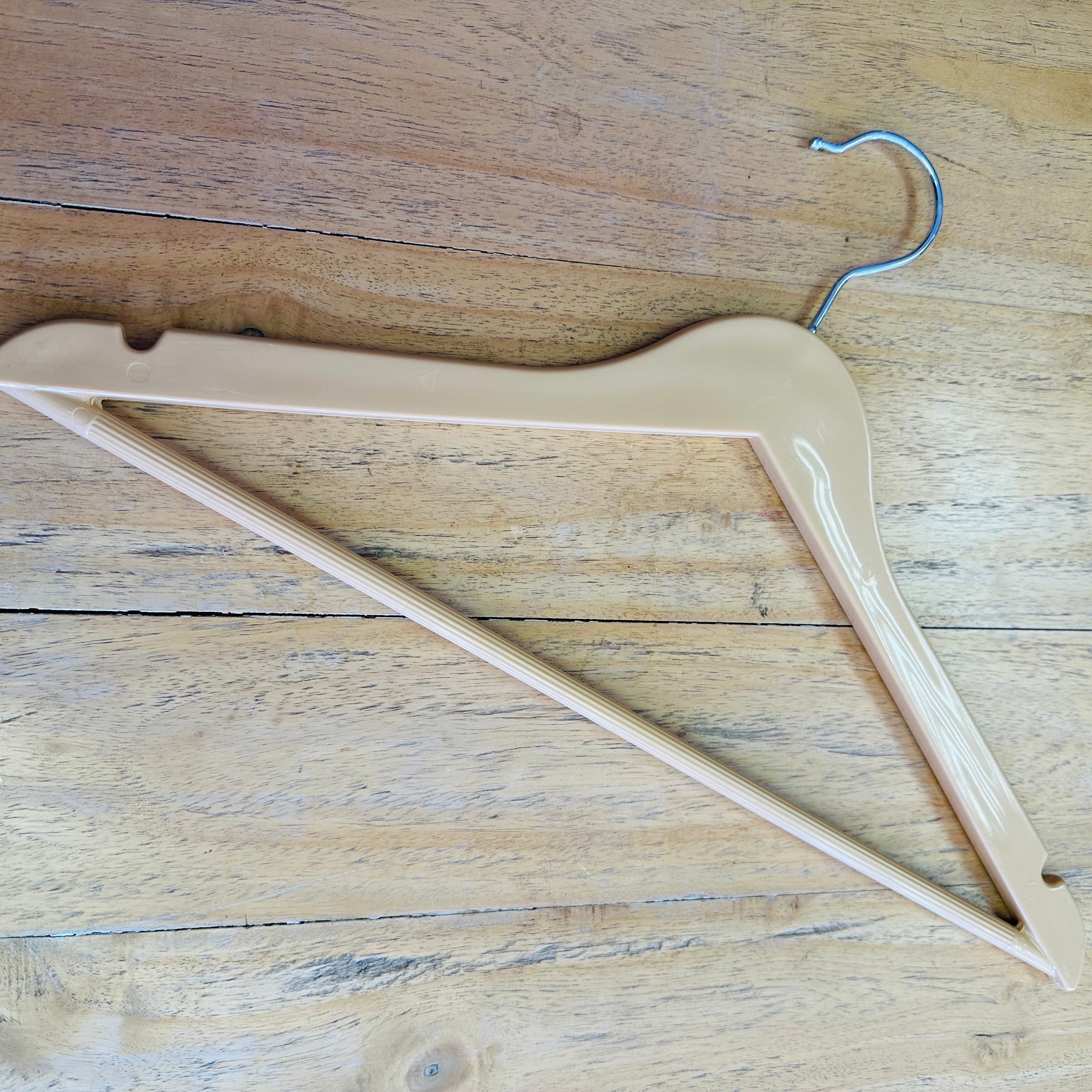 Moulded Plastic Blouse Hanger with Bar Box of 25
